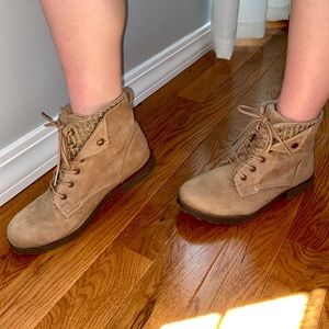 brown lace up ankle boots